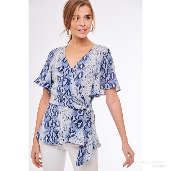 ❤️Stunning Blue V Neck Waist Tie Snakeskin Top! - Picture 8 of 8